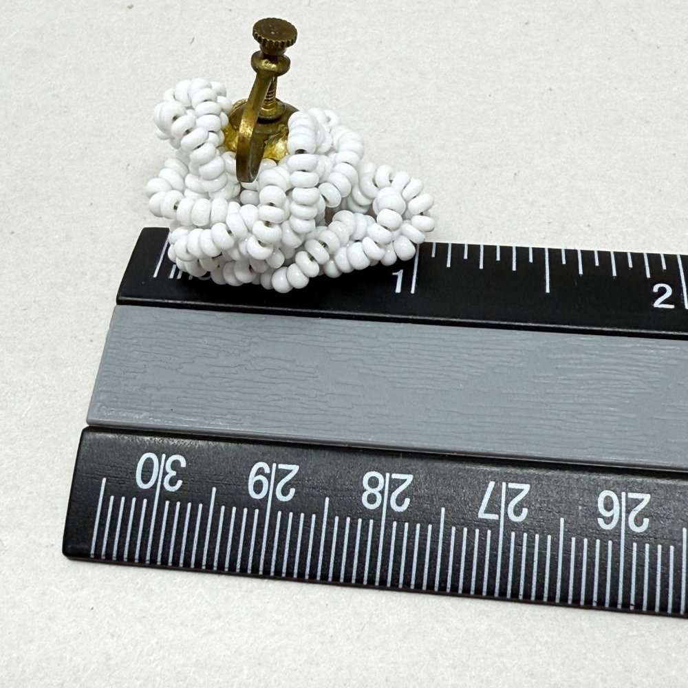 White Seed Bead Knot Earrings Vintage Screw‎ Back Classic Retro - Picture 5 of 7